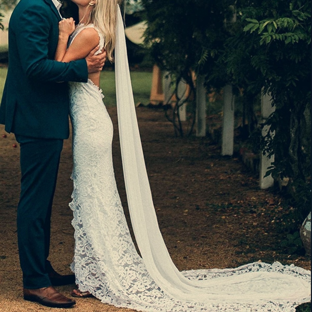 NWOT Custom Cathedral Veil